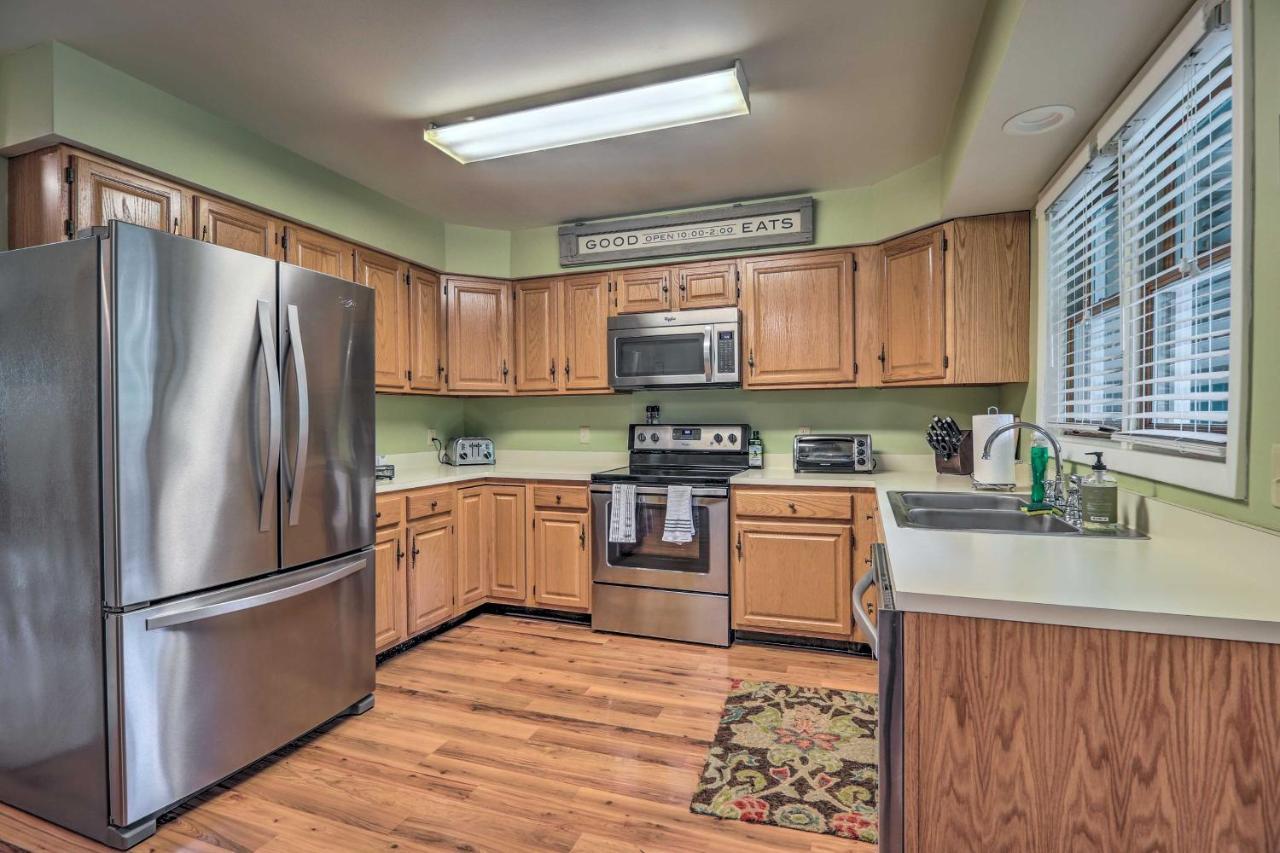 Lake Placid Gem With Patio And Views Less Than 1 Mi To Beach! ภายนอก รูปภาพ